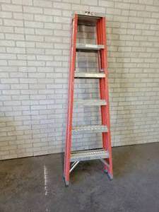 lot 191 image: Keller 300LB 6 Fiberglass Step Ladder - NO SHIPPING
