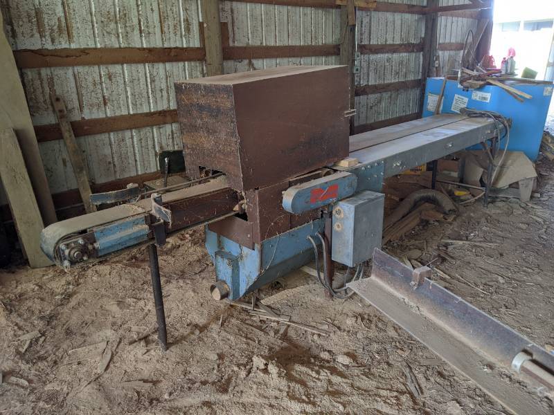Mapleton, MN Jackson Lumber Harvester Sawmill, Pallet Nailer