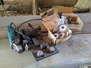 lot 81 image: Makita Blade Sharpener w Extra Discs