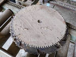 lot 94 image: Lot of Approx. 16 Assorted Saw Blades - Most Between 13 -14 Diameter