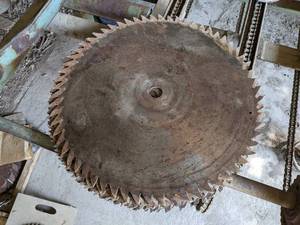 lot 96 image: Lot of Approx. 15 Assorted Saw Blades - Most Between 18 -19 Diameter