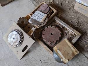lot 99 image: Large Lot of Assorted Saw Blades - Sizes from 5-12 to 13