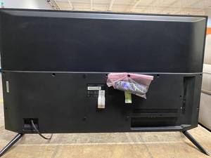 WR43UT4009 43 4K Ultra HD Smart Roku TV with HDR (TECHNICIAN TESTED LIKE-NEW, LIGHT SCRATCHES)
