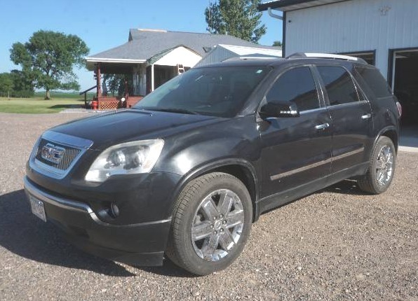 lot 3 image: GMC Acadia