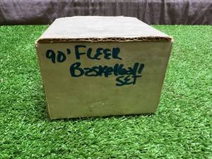 lot 13 image: 1991 Fleer Basketball Set