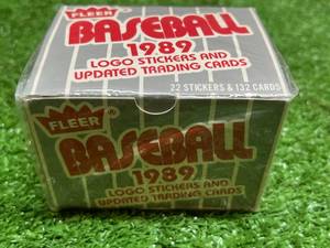 lot 20 image: 1989 Fleer Baseball Updated Factory Sealed Set