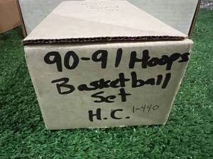 lot 33 image: 1990-1991 Hoops Basketball Set