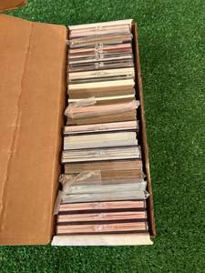 lot 65 image: Box of Twins Baseball Cards