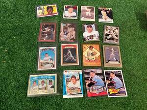 lot 81 image: Harmon Killebrew Cards