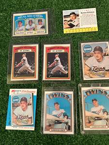 lot 98 image: Harmon Killebrew Cards