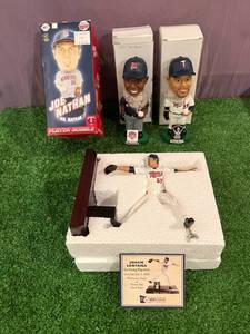 lot 107 image: Twins Bobbleheads & Johan Santana Figurine