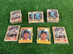 lot 123 image: Reggie Jackson & George Brett Cards