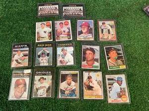 lot 132 image: 1960s & 70s Baseball Cards