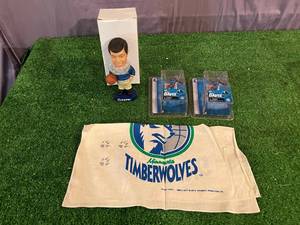 lot 137 image: MN Timberwolves Memorabilia - Ricky David Figurines, Kevin McHale Bobblehead