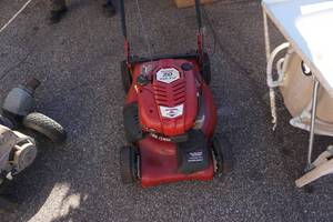 lot 8 image: Craftsman Hi Tunnel Mulcher Front Gear Drive Self Propelled Lawn Mower