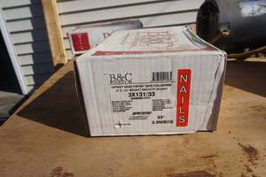 lot 16 image: Box of B&C Eagle 3 x .13133 2 38 Off Set Pneumatic Nail Gun Strip Nails