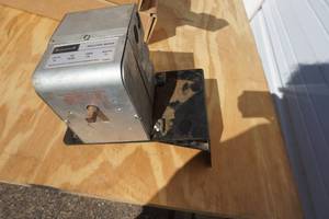 lot 40 image: Honeywell Brand Modatrol Motor