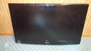 lot 12 image: Samsung Flat Screen TV. 40 in.