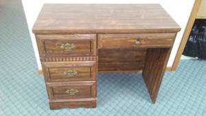 lot 35 image: Desk