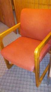lot 80 image: 2 Nice side chairs