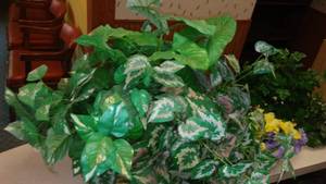lot 83 image: Artificial Flowers Nice and clean