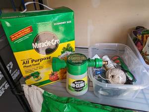 Assorted Lawn and Garden SoilFertilizer