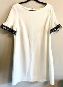 lot 30 image: ELLE Flutter-Sleeve Shift Dress Womens Size XXL
