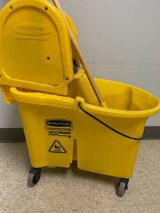 lot 93 image: Commercial Mop Bucket with Mop-Hardly Used