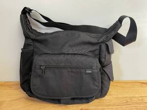 lot 77 image: L L Bean Black Diaper Shoulder Bag with Green Lining
