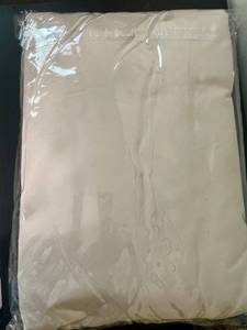 lot 26 image: 4 Piece Luxury Full Size Bed Sheet Set