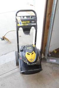 lot 1 image: Briggs & Stratton Brute 190cc 650 Series Power Washer