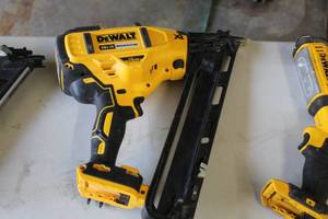 lot 10 image: DeWalt DCN650 Size 15GA 20V Brushless Finish Nailer
