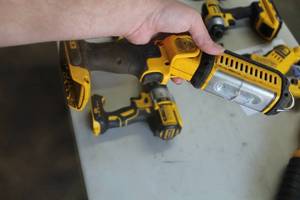 lot 11 image: DeWalt DCL050 20V Worklight