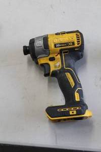 lot 14 image: DeWalt DCF887 14 20V Impact Driver