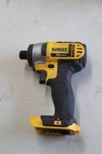 lot 13 image: DeWalt DCF885 14 20V Impact Driver