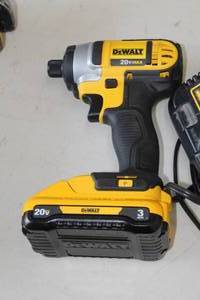 lot 19 image: DeWalt DCF885 14 20V Impact Driver with Battery