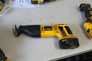 lot 21 image: DeWalt Cordless Reciprocating Saw with Battery