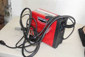 lot 27 image: Century FC90 Wire Feed Welder