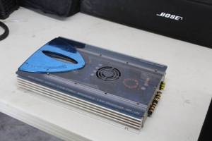 lot 74 image: Power Acoustik MAC2-800  800W Amp