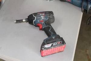 lot 30 image: Bosch Cordless Impact Wrench with Battery