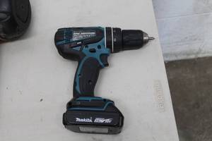lot 38 image: Makita XPH01 12 18V Drill with Battery