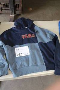 lot 142 image: Vans Mens Pullover Hooded Sweatshirt Size Large
