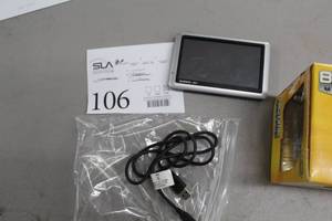 lot 106 image: Garmin Nuvi GPS