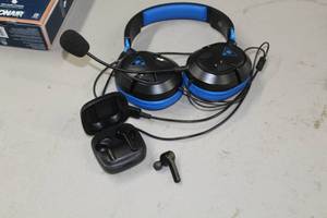 lot 108 image: Lot of (2) Electronics - Turtle Beach Gaming Headset, Boltune Cordless Earbuds