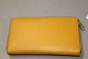lot 104A image: Aldo Womens Clutch