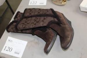 lot 120 image: Coach Womens Heel Boots Size 6-12