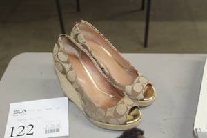 lot 122 image: Coach Womens Shoes Size 7