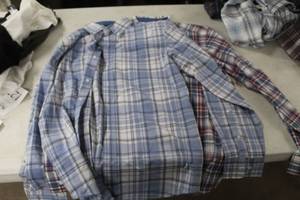 lot 128 image: Lot of (2) Georges Mens Button Up Long Sleeve Shirts Size Medium