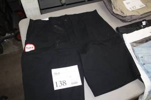 lot 138 image: Dickies Ripstop Mens Shorts Size 40