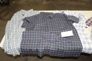 lot 128B image: Lot of (3) Georges Mens Button Up Short Sleeve Shirts
